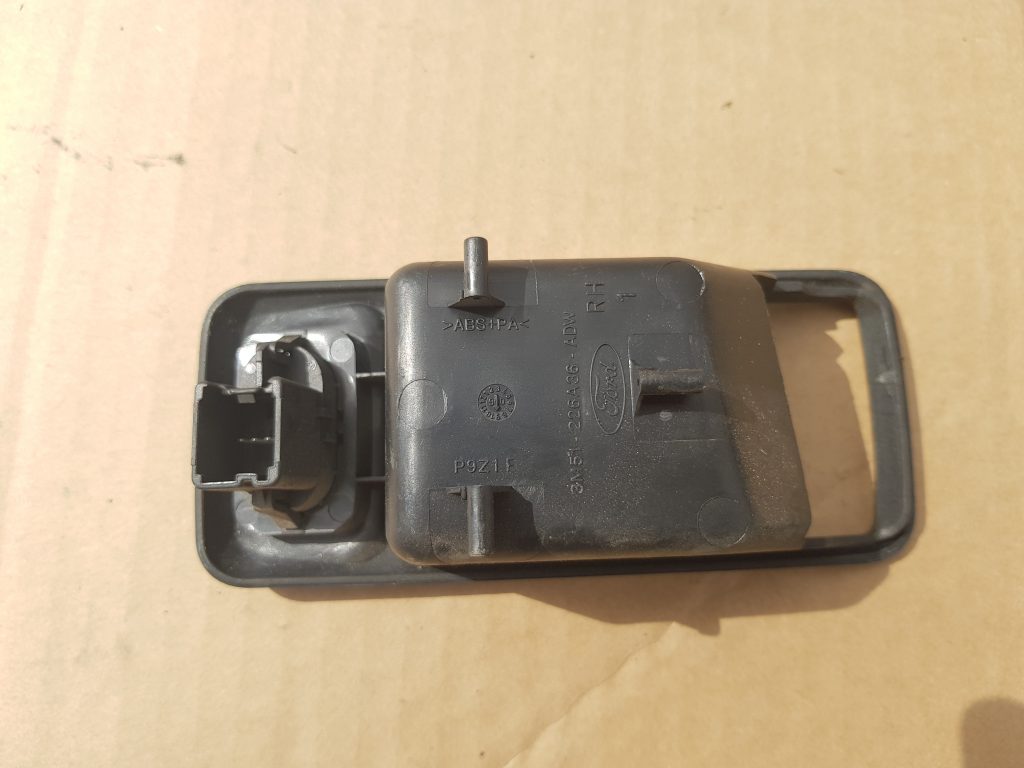 Stikla pacelšanas poga priekš FORD FOCUS 2006 2 Stikla pacelšanas poga priekš FORD FOCUS 2006