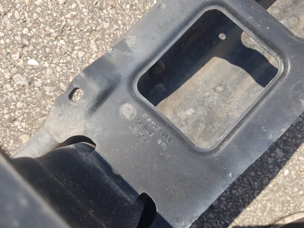 Priekšējā bufera pastiprinātājs priekš ŠKODA FABIA 2003 3 Priekšējā bufera pastiprinātājs priekš ŠKODA FABIA 2003