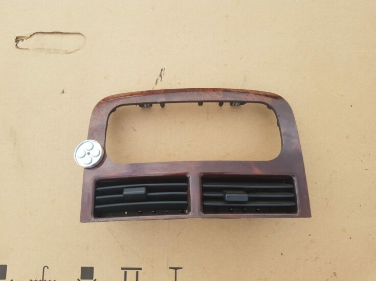 Mērinstrumentu paneļa gaisa vads, centrā priekš JEEP GRAND CHEROKEE 2004