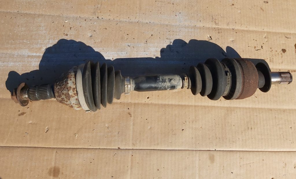 Pusass priekšējā kreisā priekš OPEL VECTRA C 2008 1 Pusass priekšējā kreisā priekš OPEL VECTRA C 2008