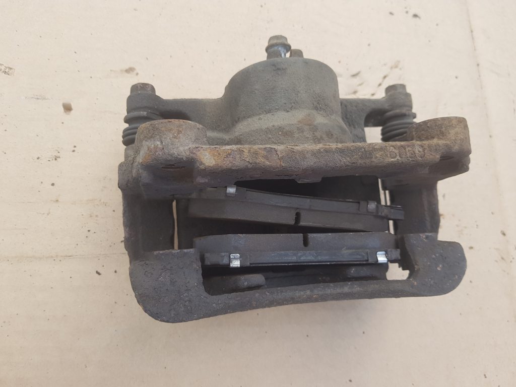 Priekšējais kreisais suports priekš NISSAN X-TRAIL 2007 2 Priekšējais kreisais suports priekš NISSAN X-TRAIL 2007