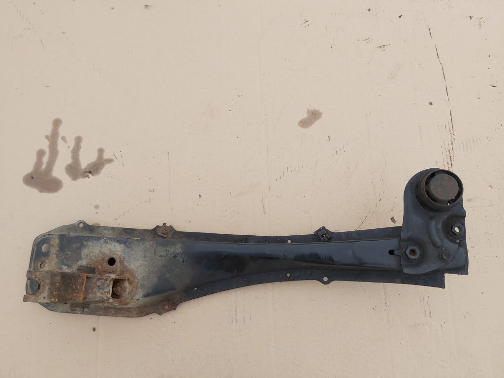 Priekšējais tilts/Priekšējais šķērsnis priekš TOYOTA AVENSIS 2004 1 Priekšējais tilts/Priekšējais šķērsnis priekš TOYOTA AVENSIS 2004