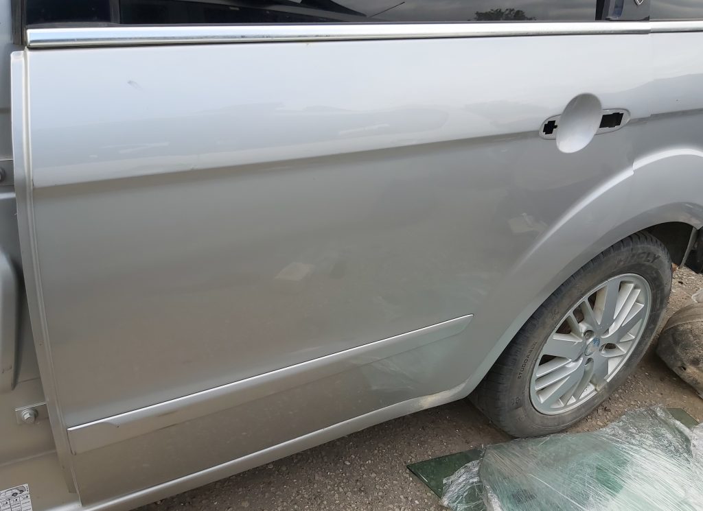 Aizmugurējās kreisās durvis priekš FORD GALAXY 2007 1 Aizmugurējās kreisās durvis priekš FORD GALAXY 2007