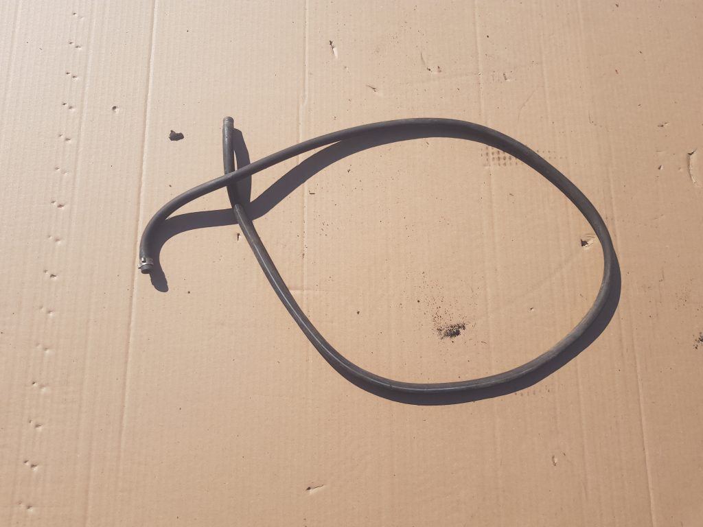 Vējstikla mazgāšanas šķidruma sprauslu šļūtene priekš VOLVO V70 2003 GREY 1 Vējstikla mazgāšanas šķidruma sprauslu šļūtene priekš VOLVO V70 2003 GREY