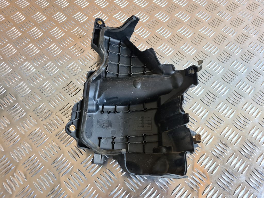 Dzinēja dekoratīvais vāks priekš DACIA LODGY 2014 3 Dzinēja dekoratīvais vāks priekš DACIA LODGY 2014