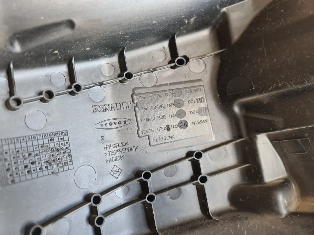 Dzinēja dekoratīvais vāks priekš DACIA LODGY 2014 2 Dzinēja dekoratīvais vāks priekš DACIA LODGY 2014