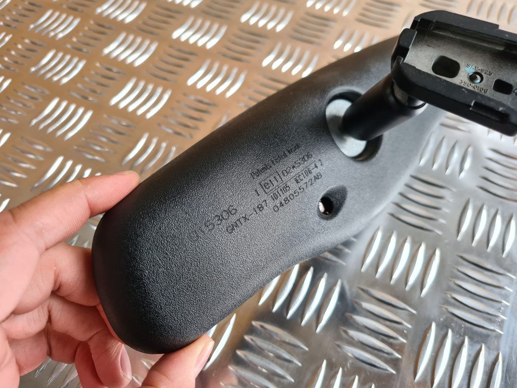 Salona atpakaļskata spogulis priekš CHRYSLER SEBRING 2006 3 Salona atpakaļskata spogulis priekš CHRYSLER SEBRING 2006