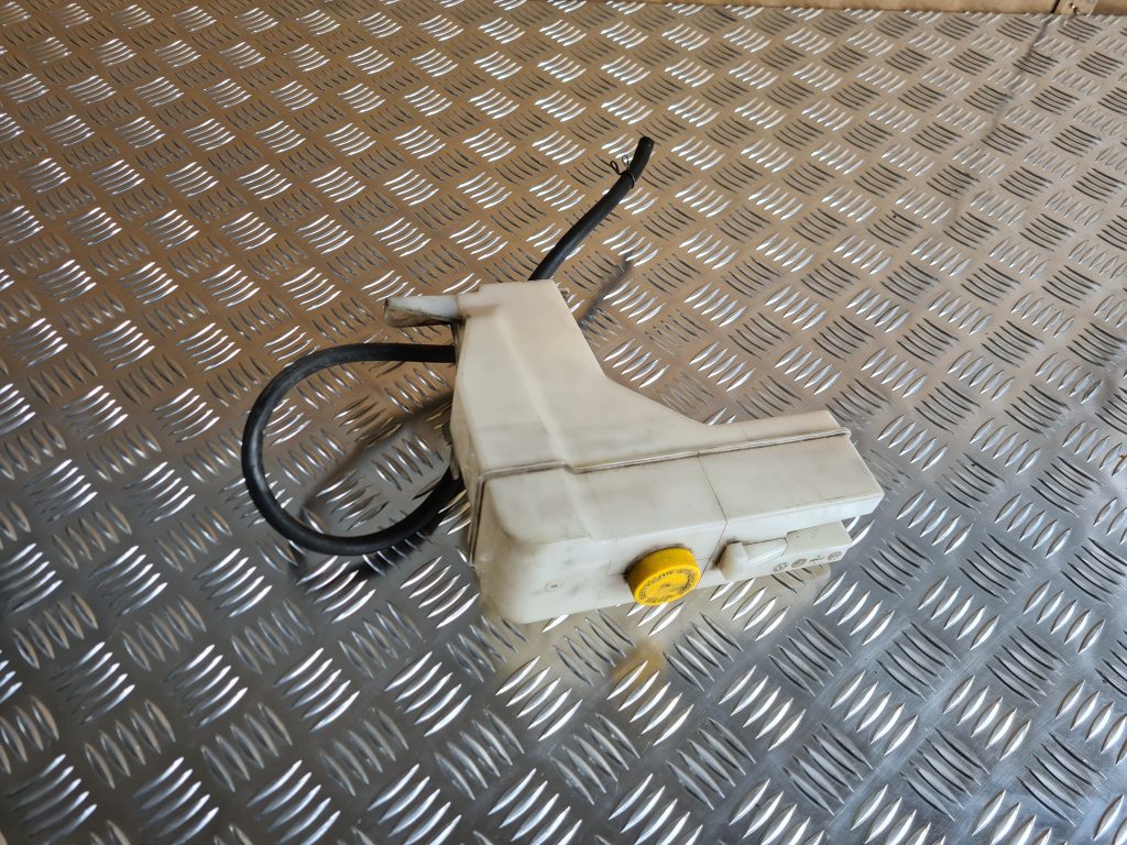 Dzesēšanas šķidruma tvertne priekš NISSAN X-TRAIL 2005 1 Dzesēšanas šķidruma tvertne priekš NISSAN X-TRAIL 2005