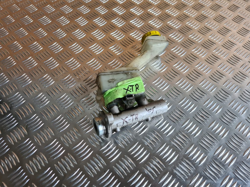 Bremžu pastiprinātāja galvenais cilindrs priekš NISSAN X-TRAIL 2005 1 Bremžu pastiprinātāja galvenais cilindrs priekš NISSAN X-TRAIL 2005