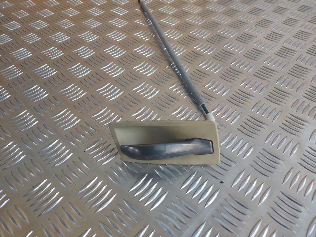 Salona durvju rokturis, aizmugures labais priekš BMW 525 E60 2006 OLIVE 1 Salona durvju rokturis, aizmugures labais priekš BMW 525 E60 2006 OLIVE