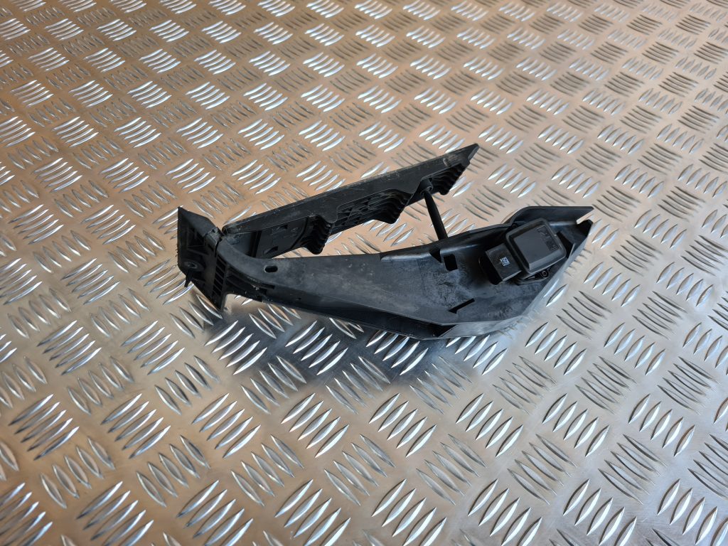 Gāzes pedālis priekš BMW 525 E60 2006 OLIVE 1 Gāzes pedālis priekš BMW 525 E60 2006 OLIVE