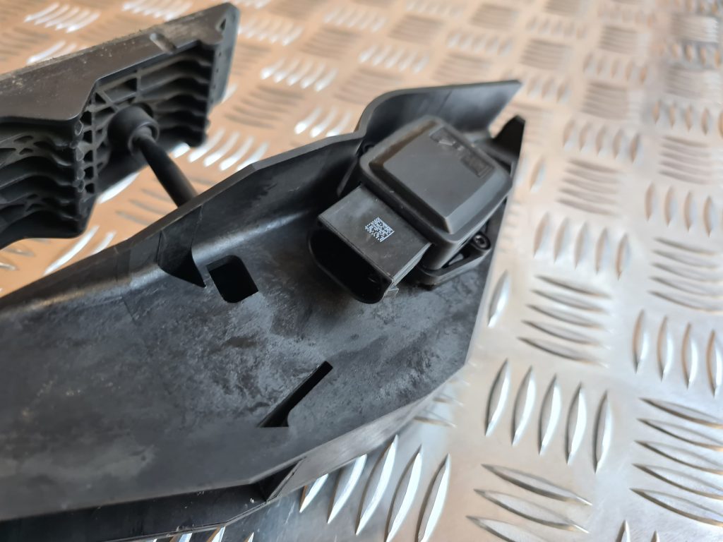 Gāzes pedālis priekš BMW 525 E60 2006 OLIVE 4 Gāzes pedālis priekš BMW 525 E60 2006 OLIVE