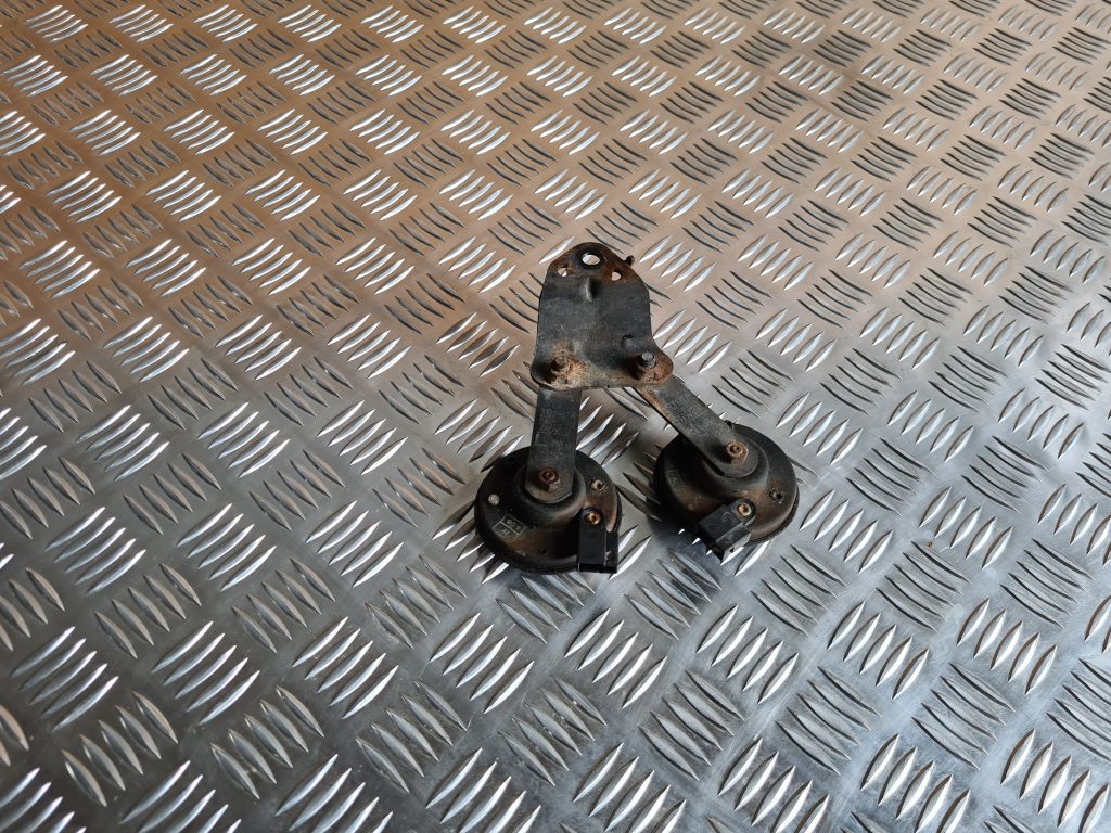 Skaņas signāls priekš TOYOTA AVENSIS 2012 3 Skaņas signāls priekš TOYOTA AVENSIS 2012