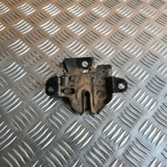 Pārsega slēdzene priekš TOYOTA AVENSIS 2012