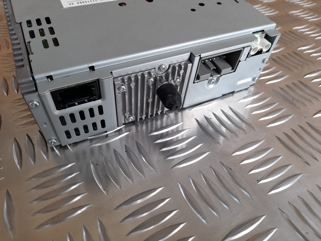 CD/DVD/Navigācijas bloks priekš VOLVO S40 2007 2 CD/DVD/Navigācijas bloks priekš VOLVO S40 2007