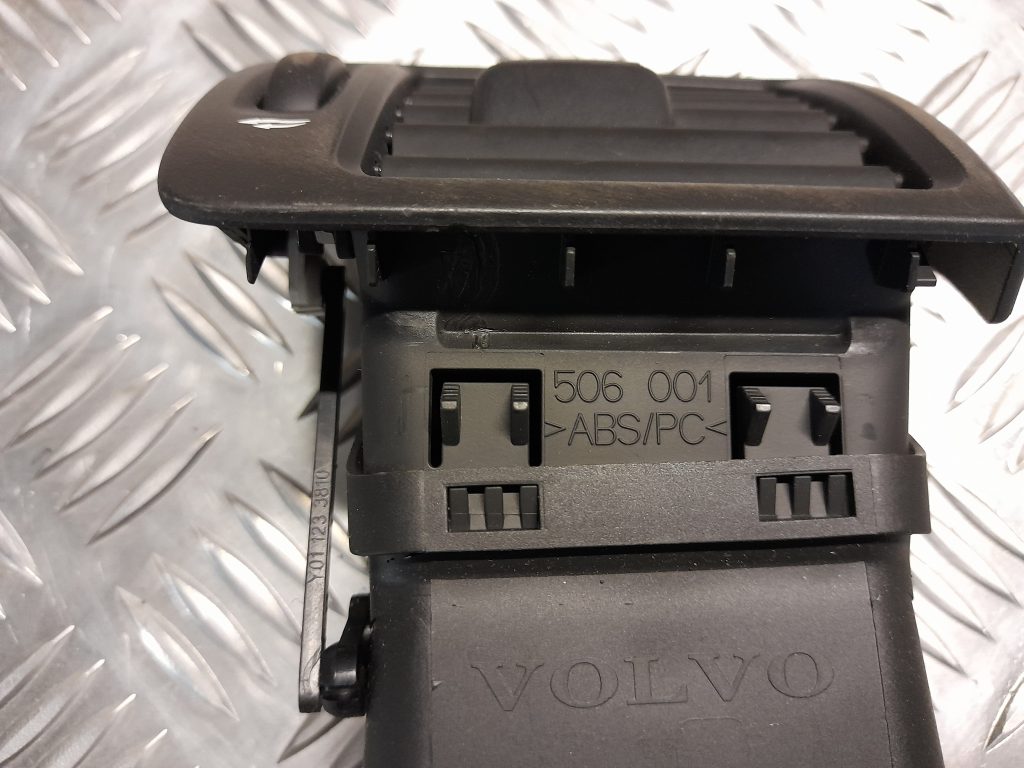 Mērinstrumentu paneļa gaisa vads, pa kreisi priekš VOLVO S40 2007 2 Mērinstrumentu paneļa gaisa vads, pa kreisi priekš VOLVO S40 2007