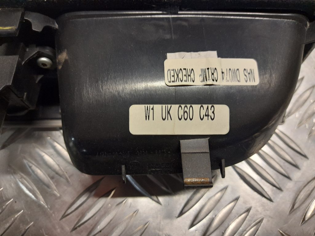 Stikla pacelšanas poga priekš VOLVO S40 2007 2 Stikla pacelšanas poga priekš VOLVO S40 2007