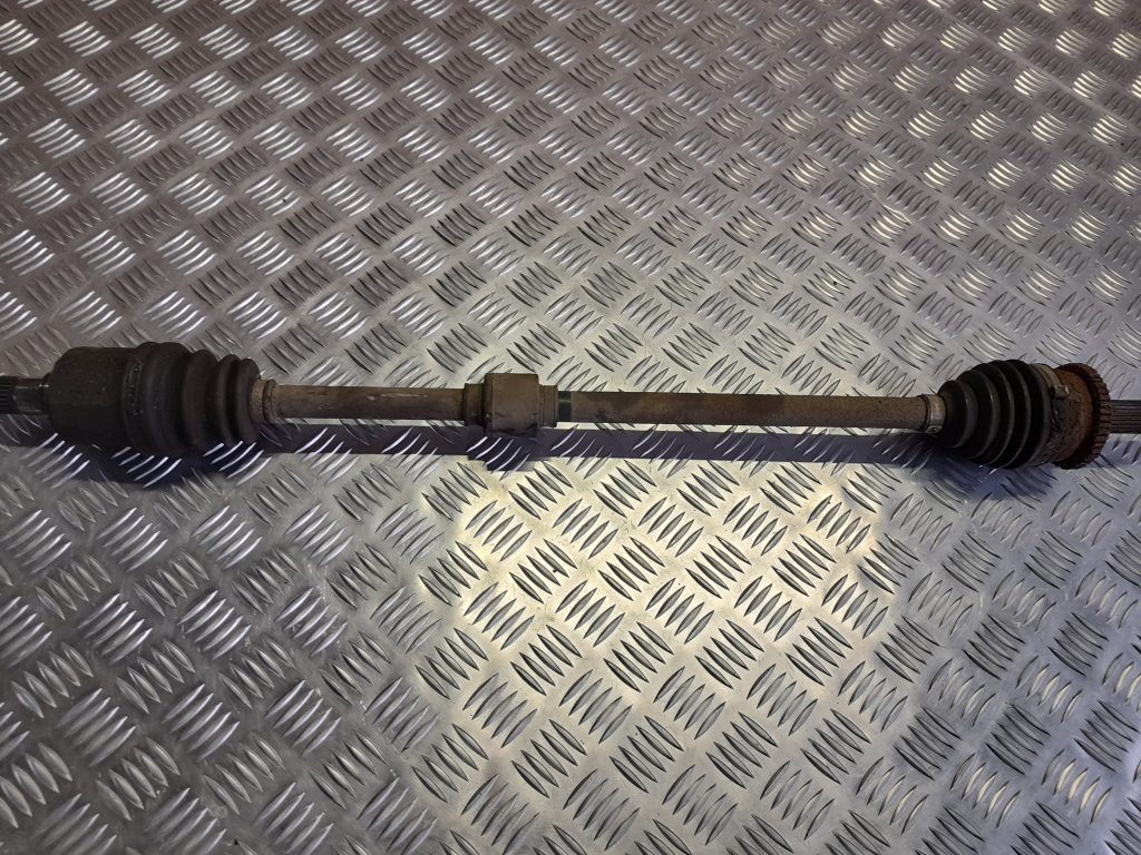 Pusass priekšēja labā priekš KIA PICANTO 2006 1 Pusass priekšēja labā priekš KIA PICANTO 2006