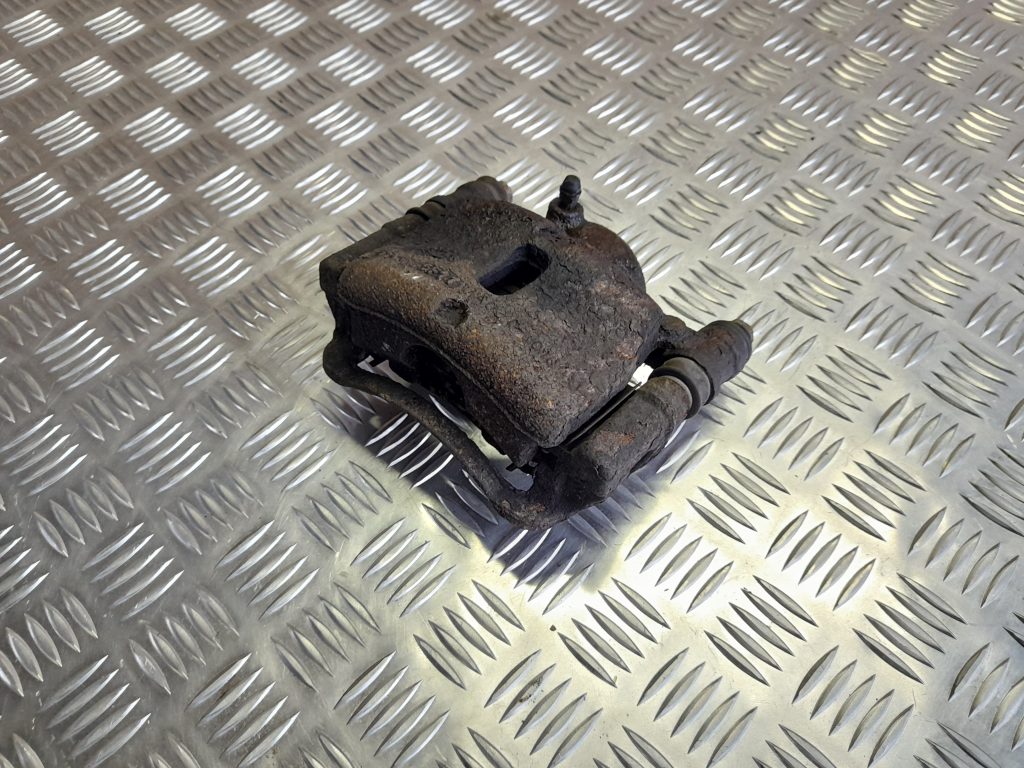 Priekšējais kreisais suports priekš KIA PICANTO 2006 1 Priekšējais kreisais suports priekš KIA PICANTO 2006