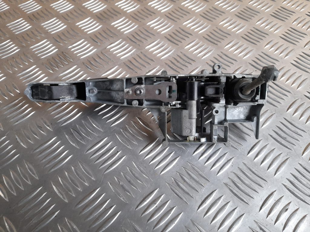 Priekšējāis kreisais durvju rokturis priekš CITROEN PICASSO 2007 2 Priekšējāis kreisais durvju rokturis priekš CITROEN PICASSO 2007