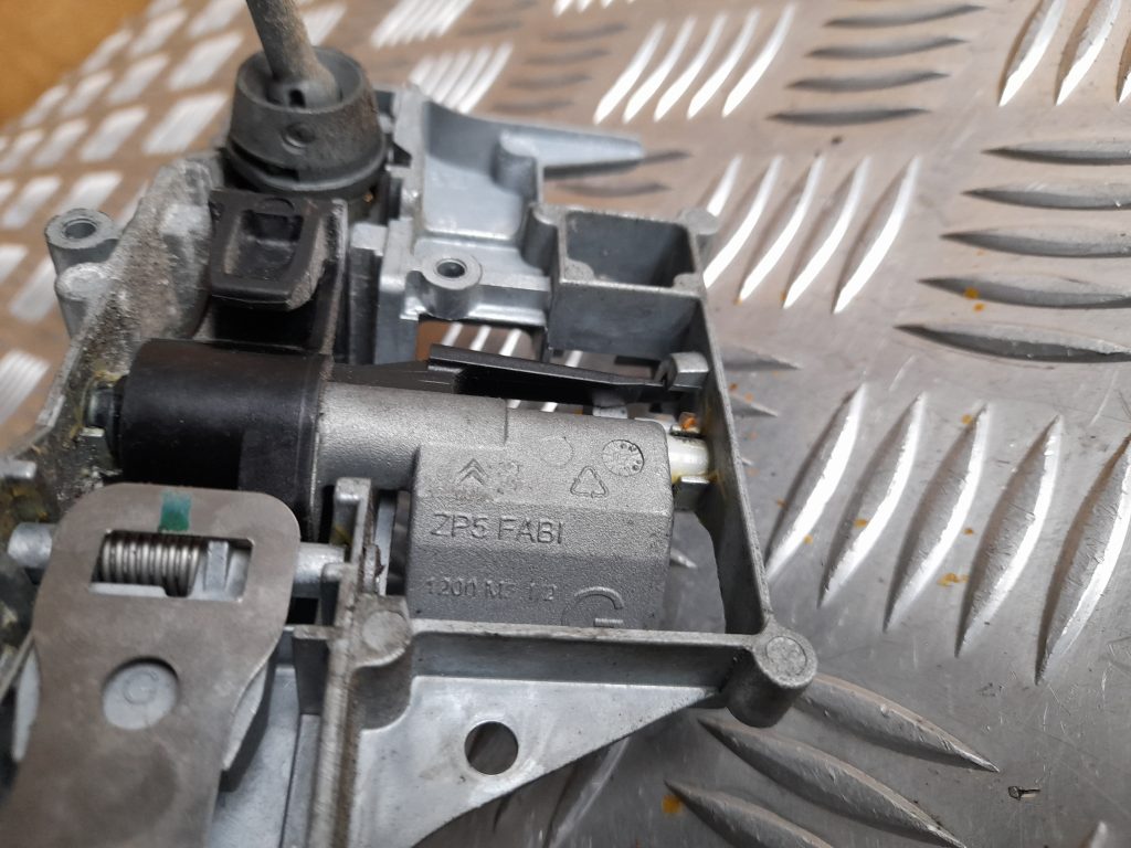 Priekšējāis kreisais durvju rokturis priekš CITROEN PICASSO 2007 4 Priekšējāis kreisais durvju rokturis priekš CITROEN PICASSO 2007