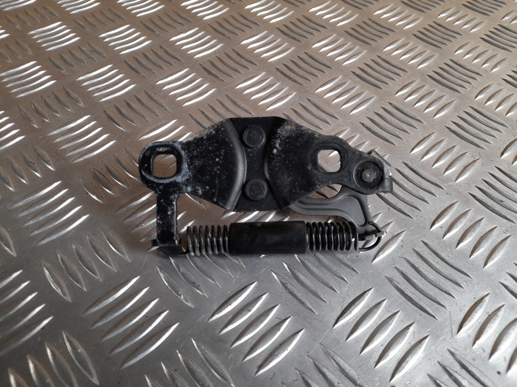 Bagāžnieka vāka slēdzene priekš MAZDA 6 2008 2 Bagāžnieka vāka slēdzene priekš MAZDA 6 2008