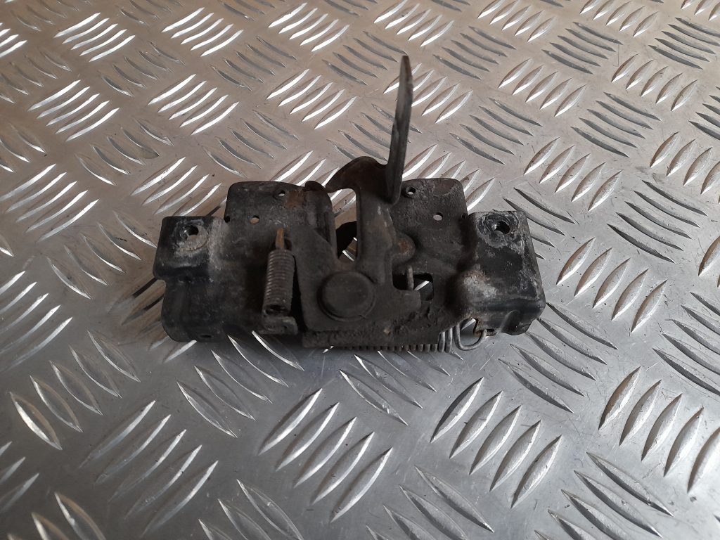 Pārsega slēdzene priekš MAZDA 6 2008 1 Pārsega slēdzene priekš MAZDA 6 2008