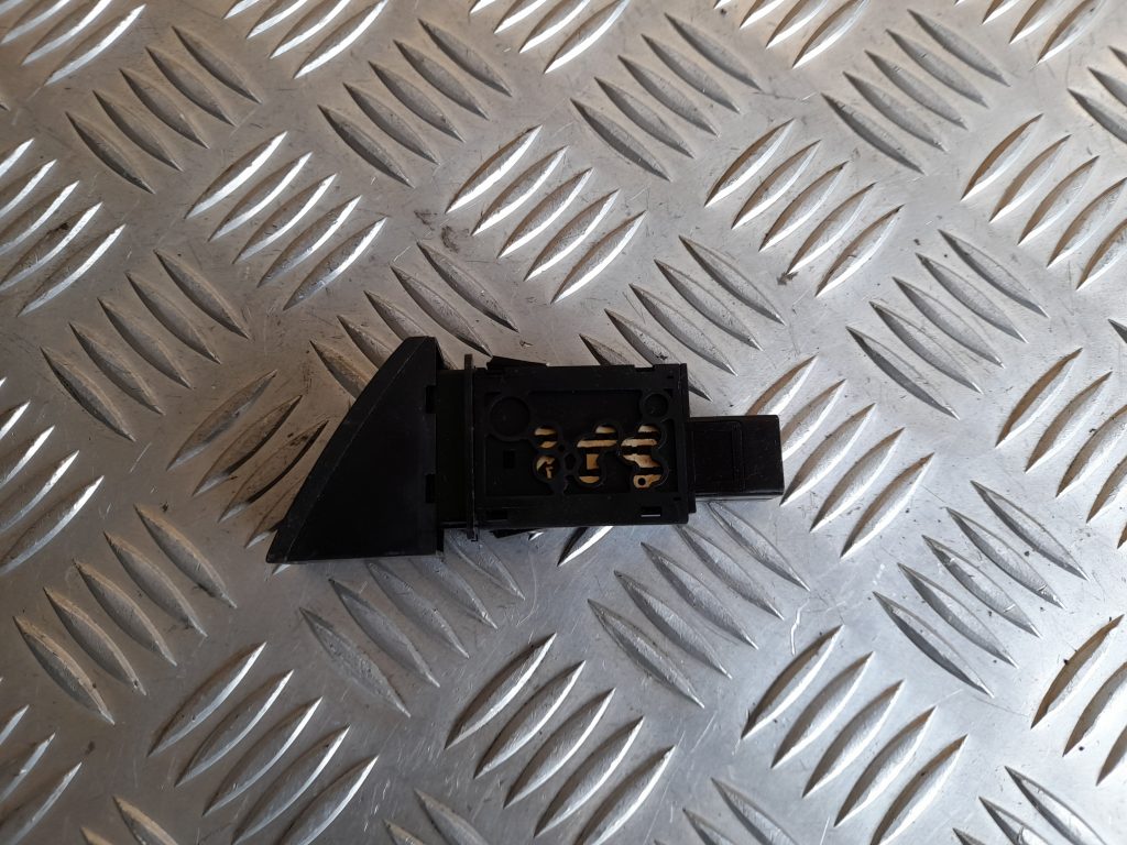 Trauksmes poga priekš MAZDA 6 2008 3 Trauksmes poga priekš MAZDA 6 2008