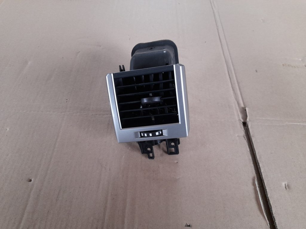 Mērinstrumentu paneļa gaisa vads, centrā priekš RANGE ROVER SPORT 2007 1 Mērinstrumentu paneļa gaisa vads, centrā priekš RANGE ROVER SPORT 2007