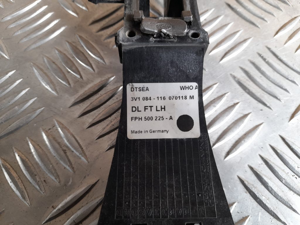 Priekšējāis kreisais durvju rokturis priekš RANGE ROVER SPORT 2007 3 Priekšējāis kreisais durvju rokturis priekš RANGE ROVER SPORT 2007