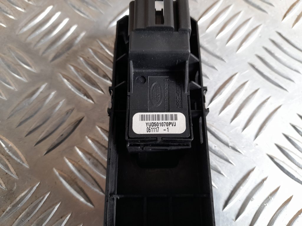 Stikla pacelšanas poga priekš RANGE ROVER SPORT 2007 2 Stikla pacelšanas poga priekš RANGE ROVER SPORT 2007