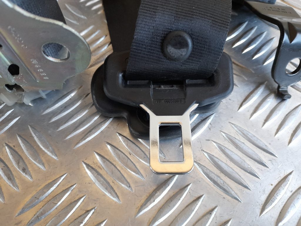 Aizmugurējā kreisa drošības josta priekš RANGE ROVER SPORT 2007 3 Aizmugurējā kreisa drošības josta priekš RANGE ROVER SPORT 2007