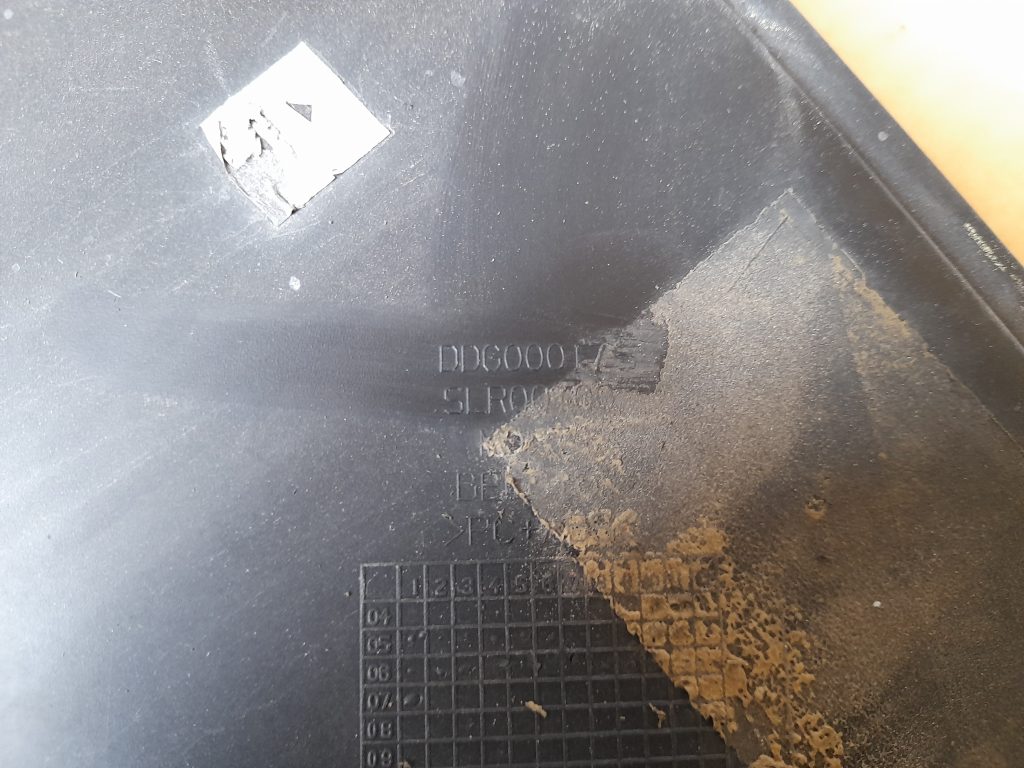 Aizmugurēja spārna uzlika (moldings) priekš RANGE ROVER SPORT 2007 3 Aizmugurēja spārna uzlika (moldings) priekš RANGE ROVER SPORT 2007