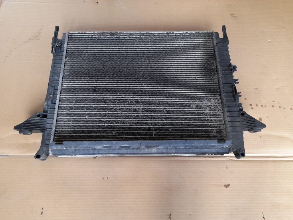Dzesēšanas radiators priekš RANGE ROVER SPORT 2007 2 Dzesēšanas radiators priekš RANGE ROVER SPORT 2007
