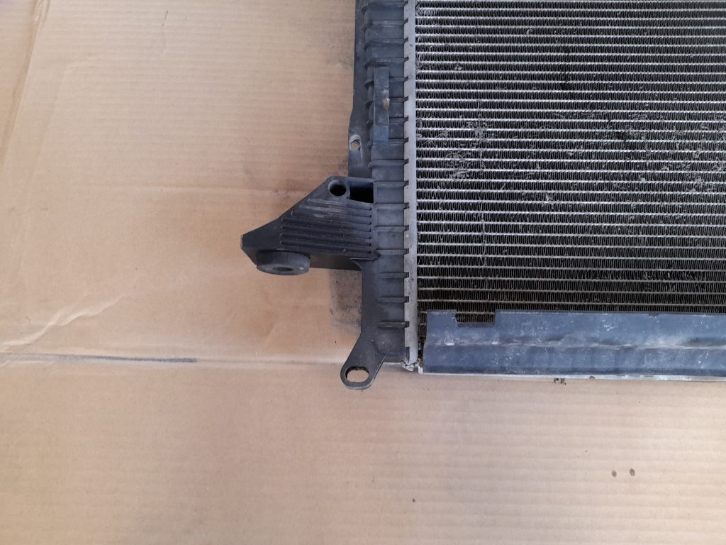 Dzesēšanas radiators priekš RANGE ROVER SPORT 2007 4 Dzesēšanas radiators priekš RANGE ROVER SPORT 2007