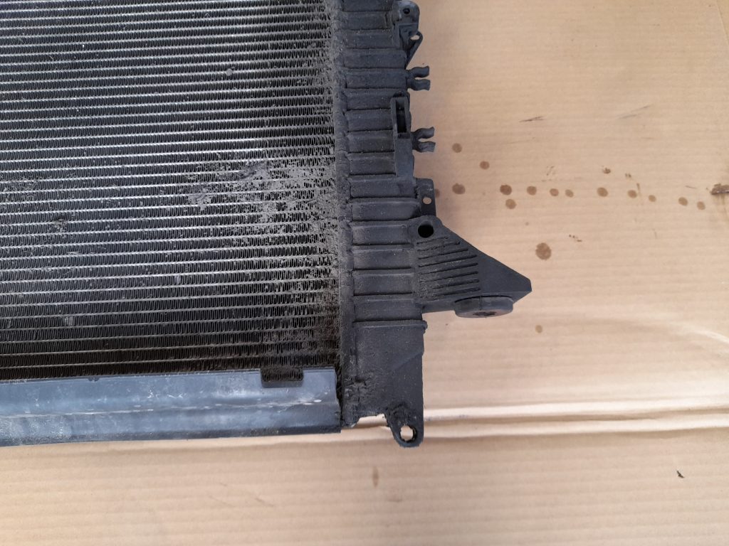 Dzesēšanas radiators priekš RANGE ROVER SPORT 2007 3 Dzesēšanas radiators priekš RANGE ROVER SPORT 2007