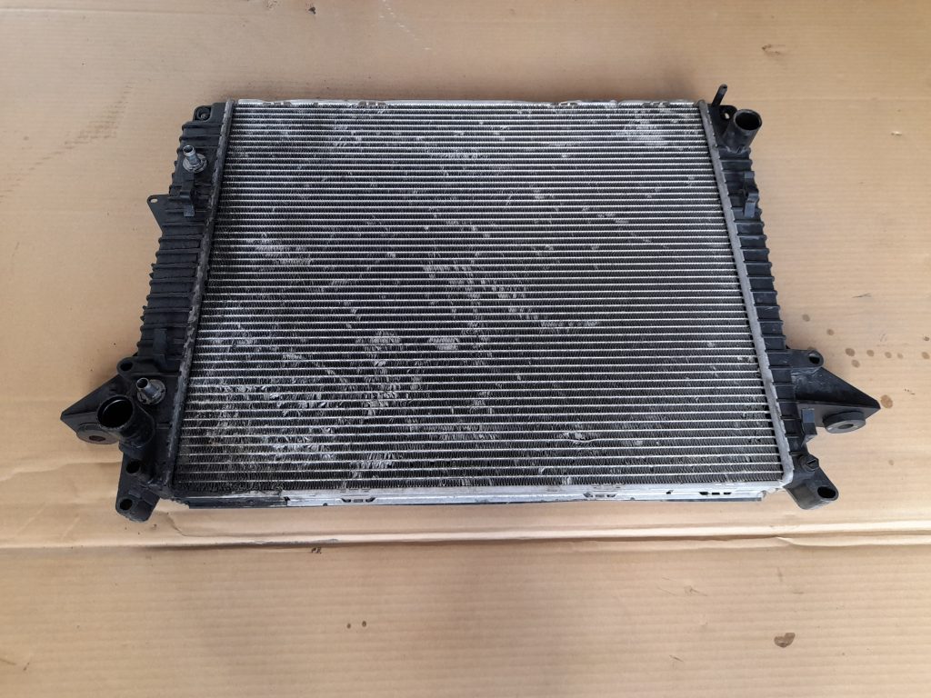 Dzesēšanas radiators priekš RANGE ROVER SPORT 2007 1 Dzesēšanas radiators priekš RANGE ROVER SPORT 2007