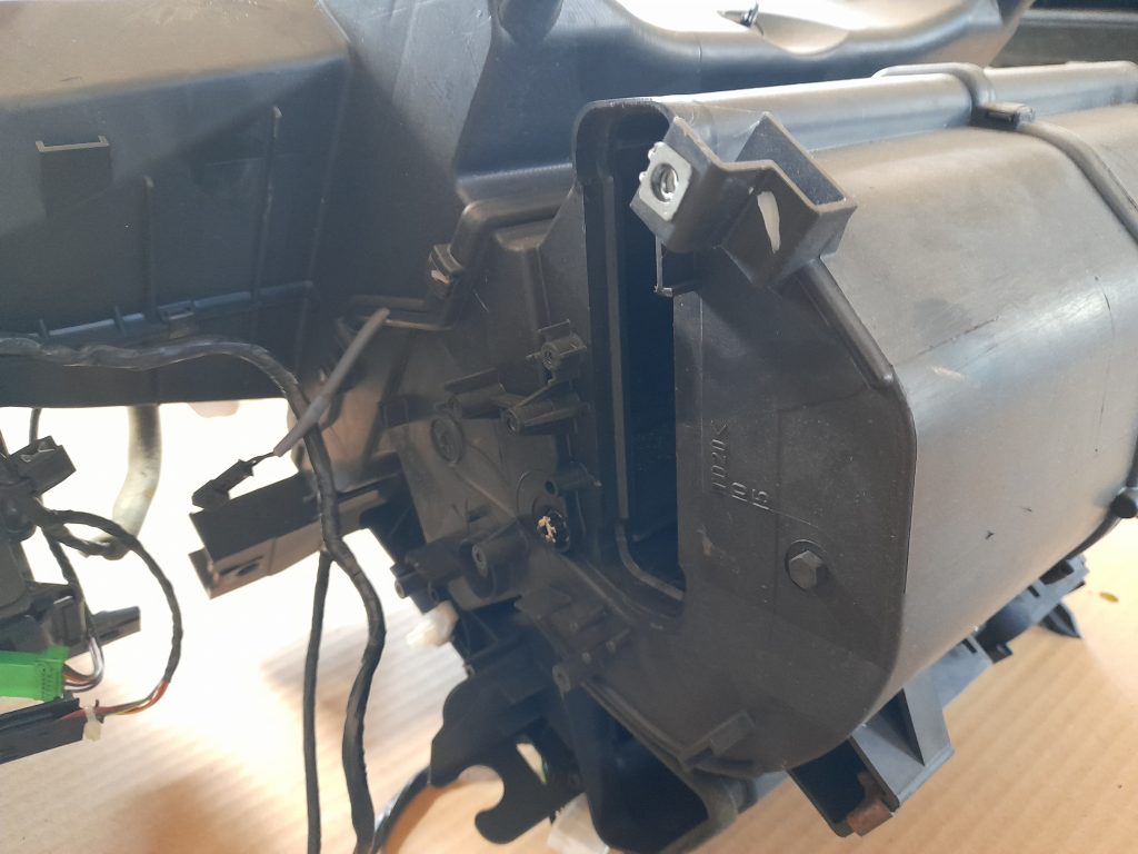 Salona sildītājs priekš RANGE ROVER SPORT 2007 7 Salona sildītājs priekš RANGE ROVER SPORT 2007