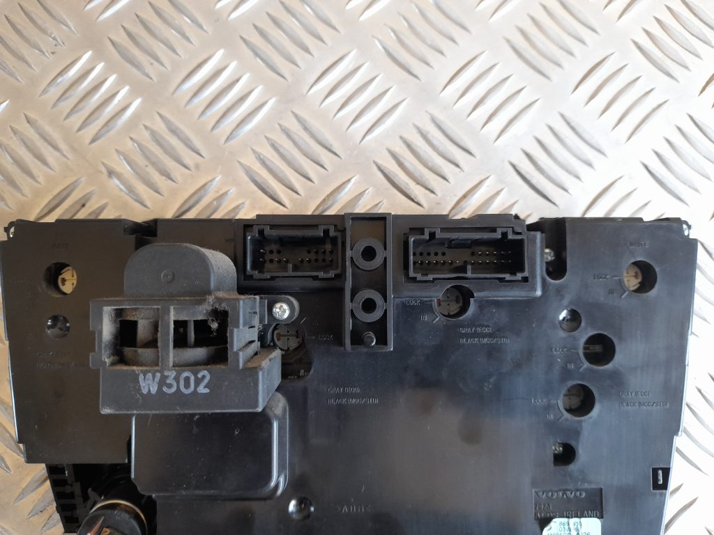 Klimata kontroles bloks priekš VOLVO V70 2003 SILVER 3 Klimata kontroles bloks priekš VOLVO V70 2003 SILVER