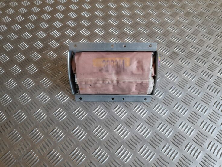 Mērinstrumentu paneļa drošības spilvens priekš VOLVO V70 2003 SILVER