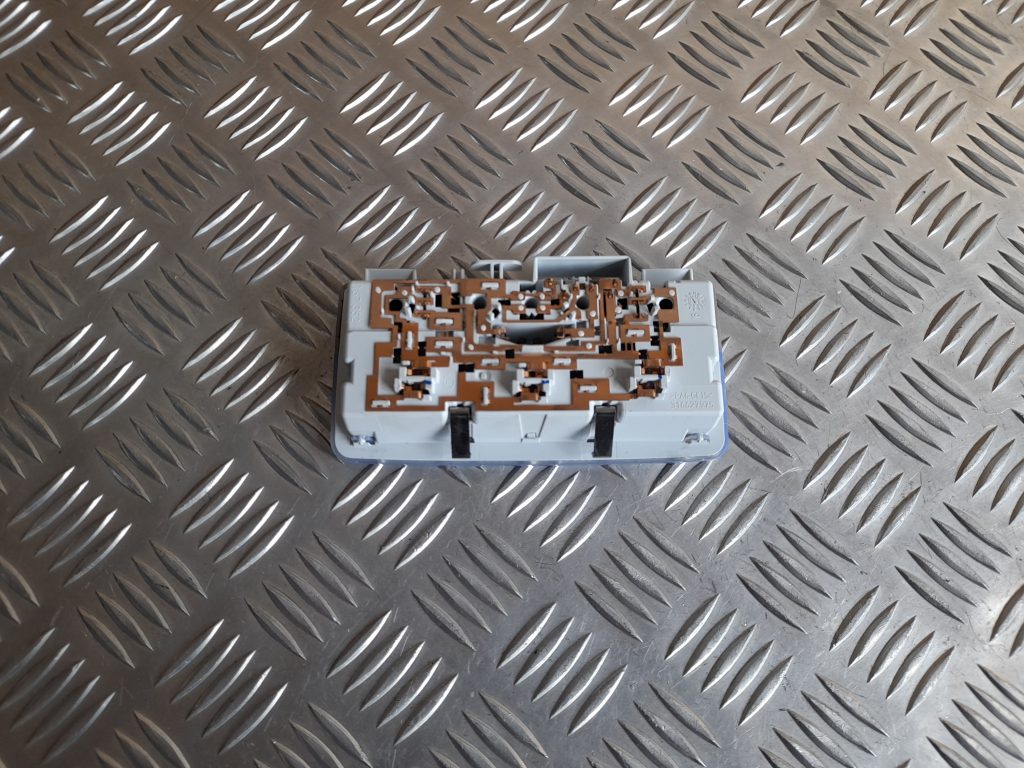 Aizmugurējo sēdvietu apgaismojums priekš OPEL ASTRA SPORT 2017 2 Aizmugurējo sēdvietu apgaismojums priekš OPEL ASTRA SPORT 2017