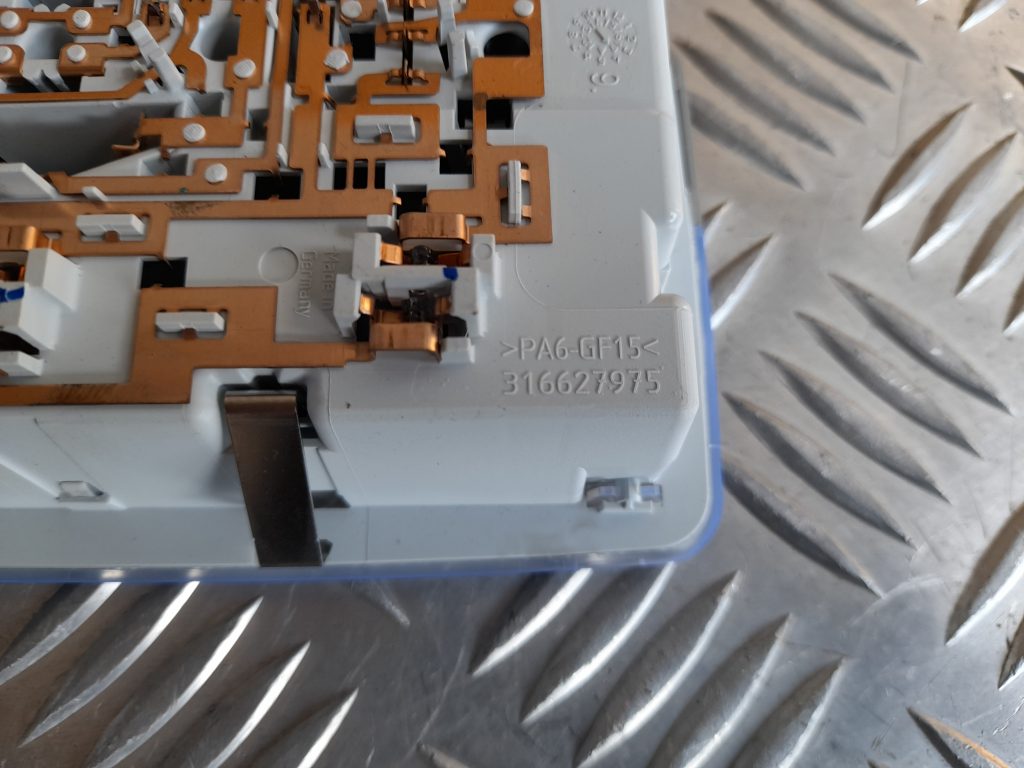 Aizmugurējo sēdvietu apgaismojums priekš OPEL ASTRA SPORT 2017 3 Aizmugurējo sēdvietu apgaismojums priekš OPEL ASTRA SPORT 2017