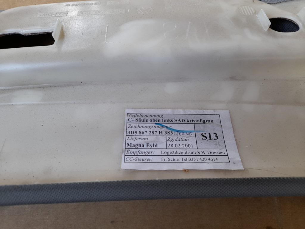 Aizmugurējas salona statnes apdare priekš VW PHAETON 2005 5 Aizmugurējas salona statnes apdare priekš VW PHAETON 2005