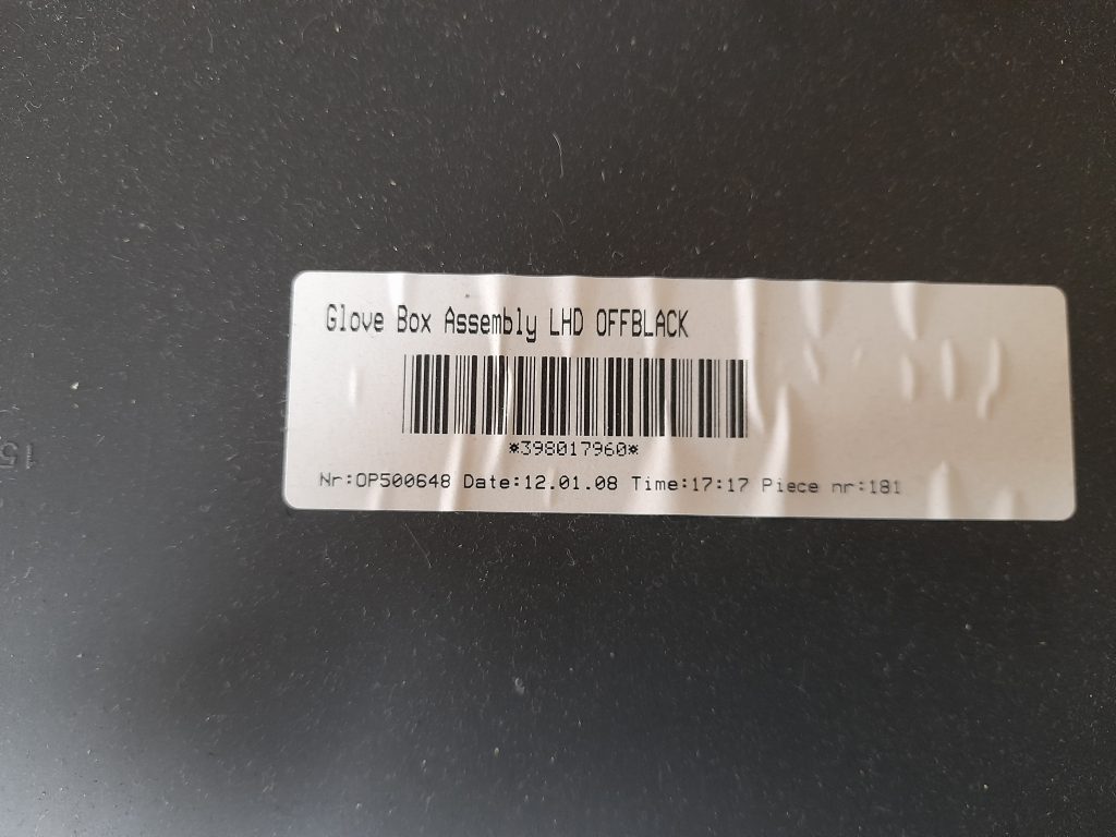 Mantu glabāšanas nodalījums pasažiera pusē priekš VOLVO XC60 2009 3 Mantu glabāšanas nodalījums pasažiera pusē priekš VOLVO XC60 2009