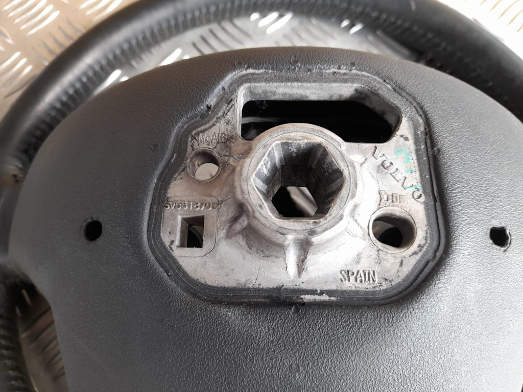 Stūre priekš VOLVO XC60 2009 6 Stūre priekš VOLVO XC60 2009