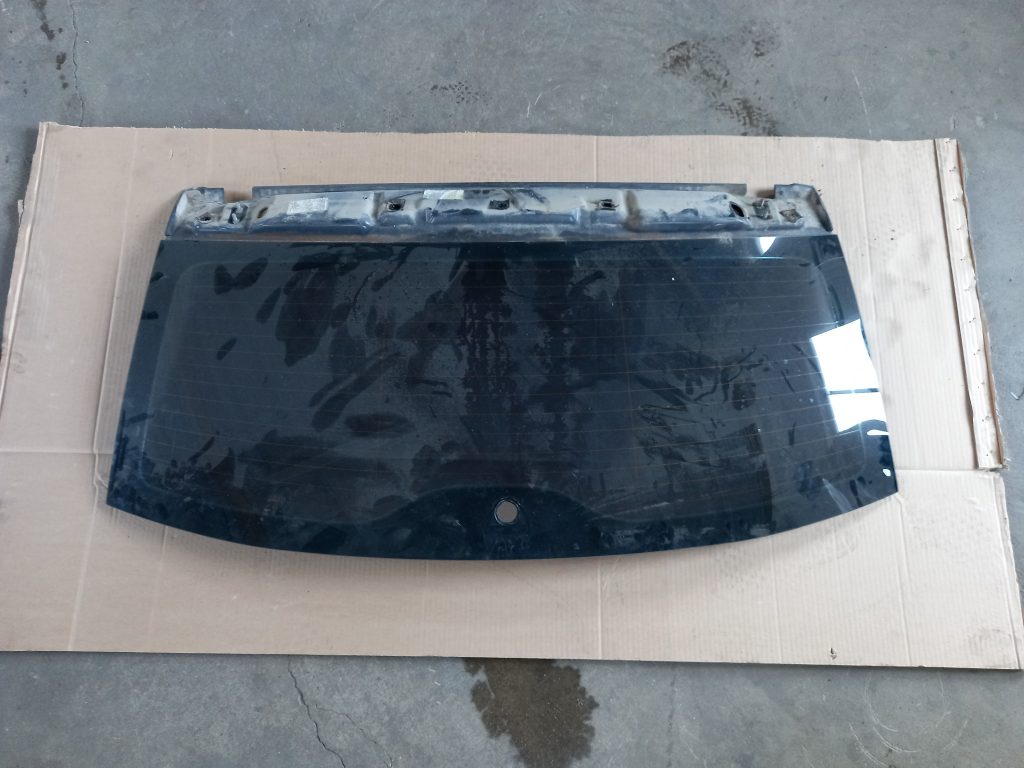 Aizmugures stikls priekš VW TOUAREG 2007 1 Aizmugures stikls priekš VW TOUAREG 2007