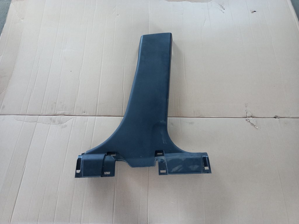 Vidējas salona statnes apdare priekš MITSUBISHI ASX 2011 1 Vidējas salona statnes apdare priekš MITSUBISHI ASX 2011