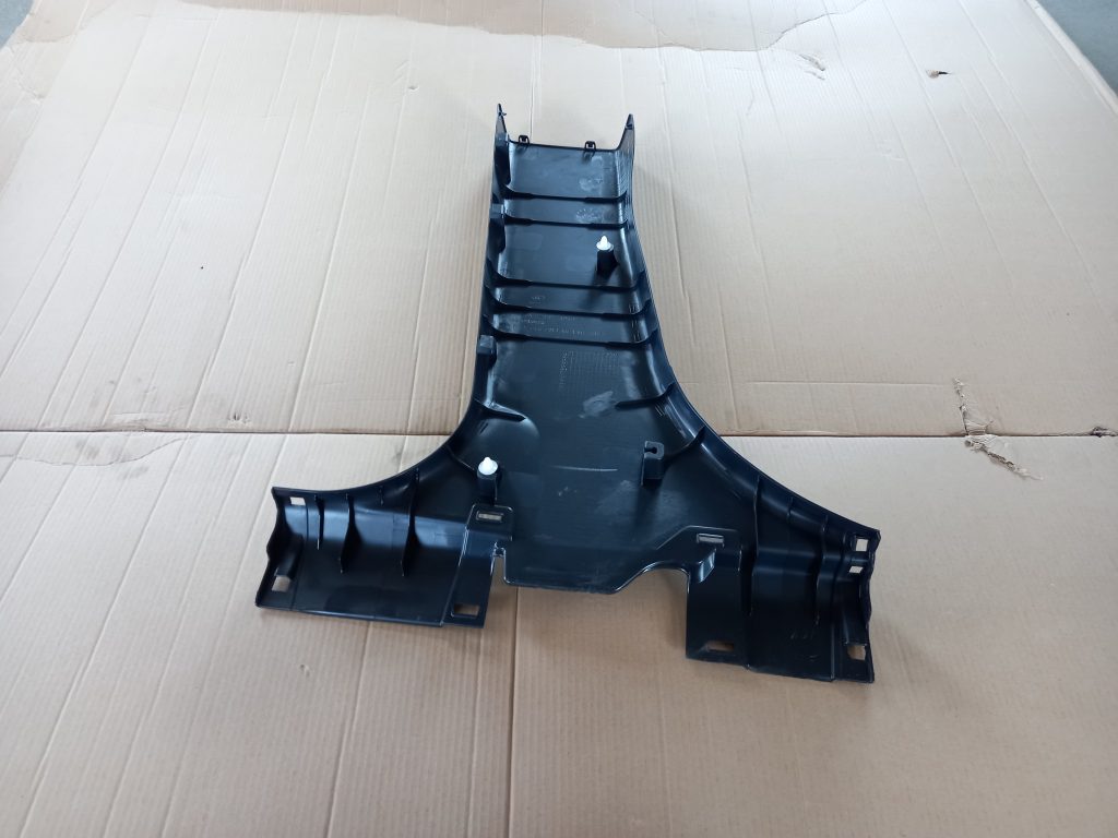 Vidējas salona statnes apdare priekš MITSUBISHI ASX 2011 3 Vidējas salona statnes apdare priekš MITSUBISHI ASX 2011