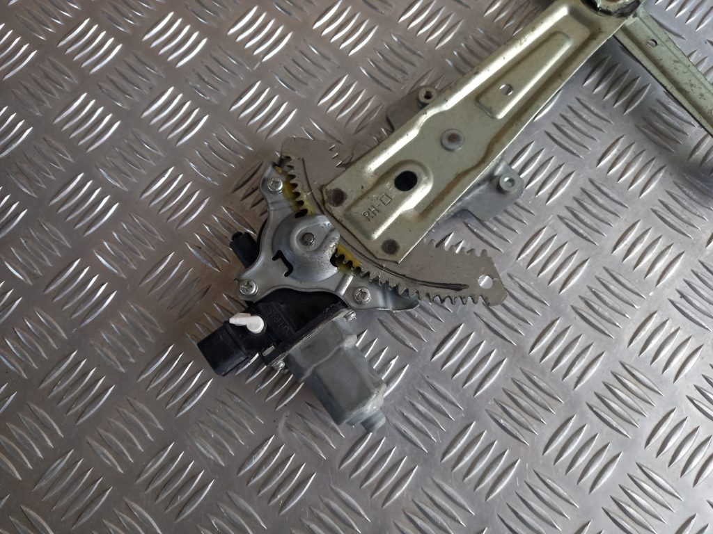 Stikla pacelšanas mehānisms priekšējais labais priekš MITSUBISHI LANCER 2009 4 Stikla pacelšanas mehānisms priekšējais labais priekš MITSUBISHI LANCER 2009