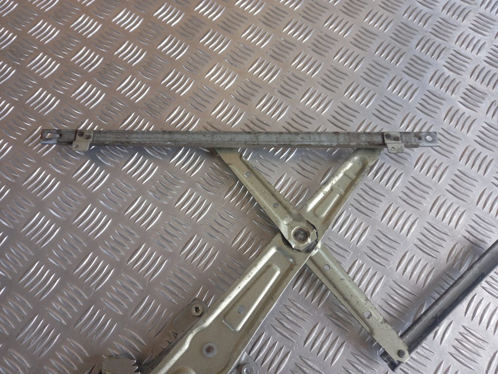 Stikla pacelšanas mehānisms priekšējais labais priekš MITSUBISHI LANCER 2009 2 Stikla pacelšanas mehānisms priekšējais labais priekš MITSUBISHI LANCER 2009